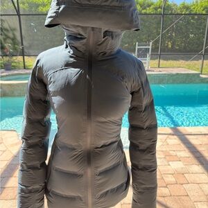 Lululemon Down Hooded Long Jacket Parka Women’s Size 2 Blue Winter Coat